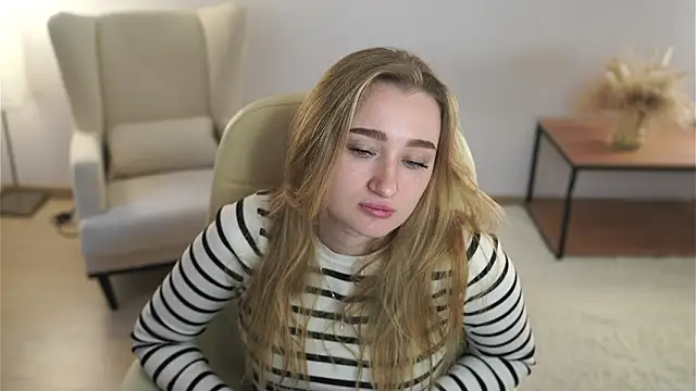 Snapshot of VioletteClaire chatting on 25, 3, 2026 VioletteClaire online show from 25, 3, 2026