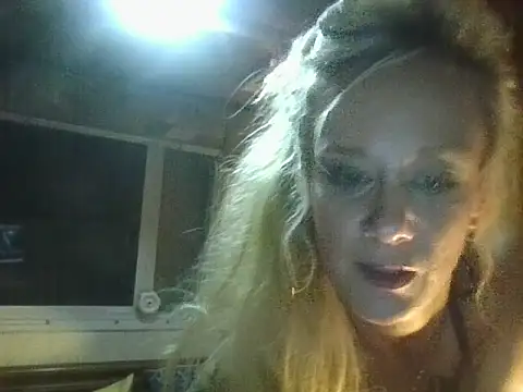 Snapshot of batshtcrzybbylov3 chatting on 28, 5, 2026 batshtcrzybbylov3 online show from 28, 5, 2026