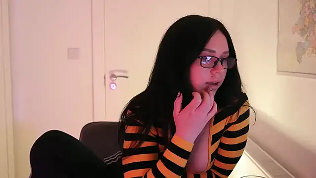 mira mmira online show from 4, 4, 2026