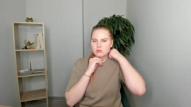 PaulinaBigley online show from 5, 4, 2026