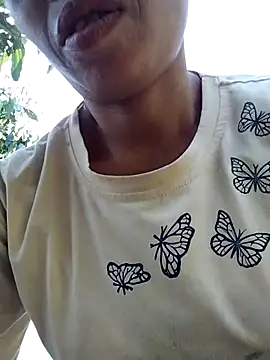 Snapshot of Ely-cute2k chatting on 27, 5, 2026 Ely-cute2k online show from 27, 5, 2026