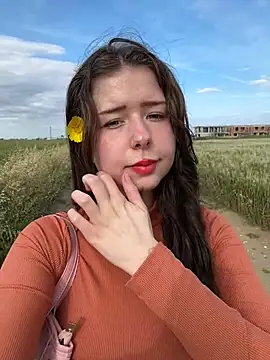 leiawifey online show from 10, 4, 2026