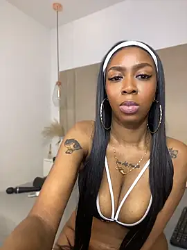 SarayCortez online show from 2, 7, 2026