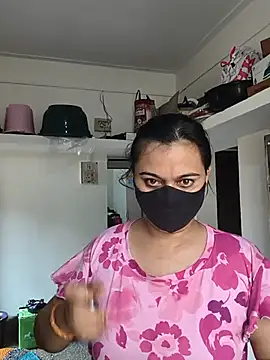 HeartlessGirl online show from 13, 6, 2026