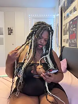 Nyla xox online show from 5, 6, 2026