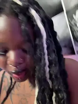 Nyla xox online show from 7, 6, 2026
