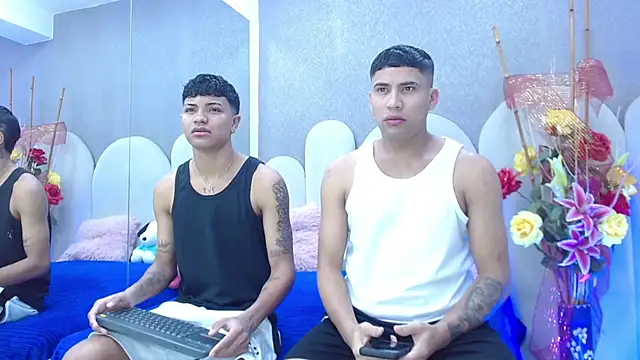 party duo playboy online show from 23, 4, 2026