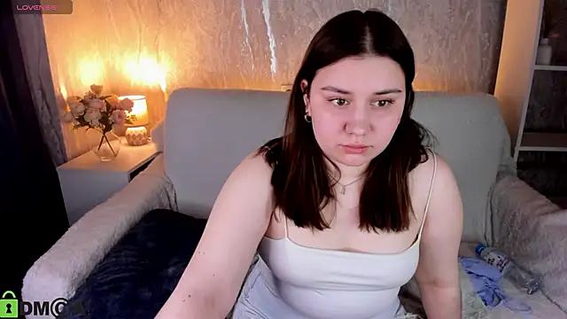 Maya Raay online show from 5, 4, 2026