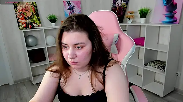 Maya Raay online show from 6, 4, 2026