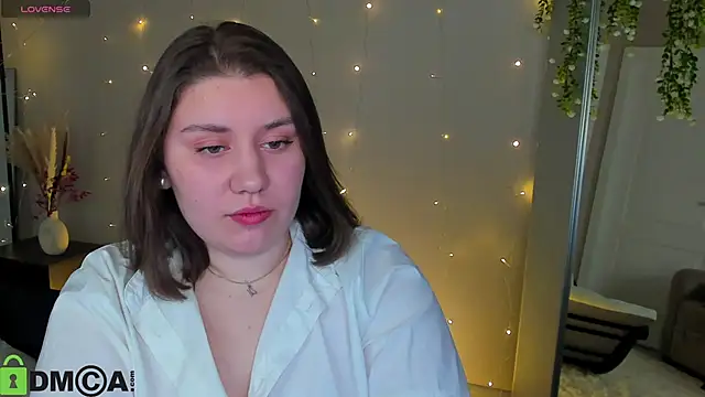 Maya Raay online show from 5, 5, 2026