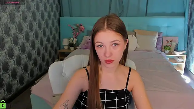 Snapshot of Miss_Shanel chatting on 11, 4, 2026 Miss Shanel online show from 11, 4, 2026