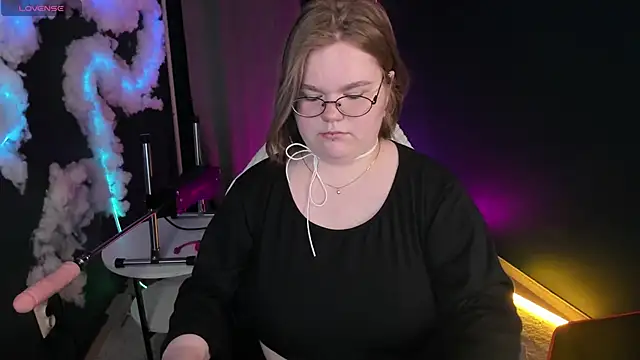 Maneela Kennedy online show from 15, 4, 2026