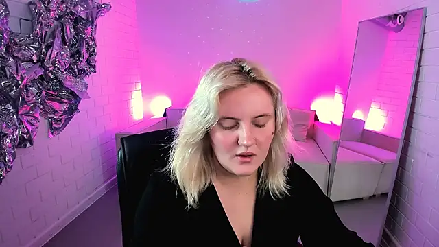 KathyBriggs online show from 25, 6, 2026