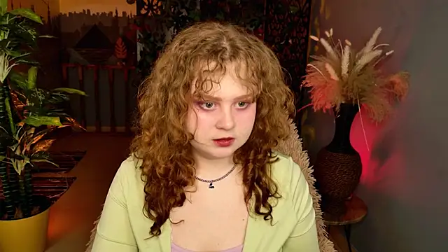 Snapshot of SaraSweetness chatting on 2, 4, 2026 SaraSweetness online show from 2, 4, 2026