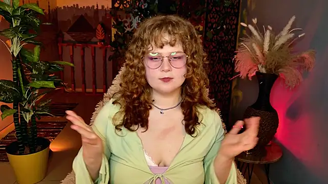 Snapshot of SaraSweetness chatting on 3, 4, 2026 SaraSweetness online show from 3, 4, 2026