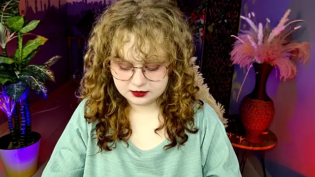 Snapshot of SaraSweetness chatting on 14, 4, 2026 SaraSweetness online show from 14, 4, 2026