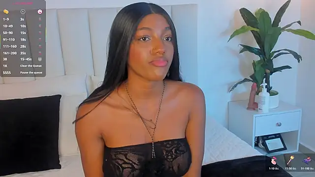 Snapshot of Megan_Brunette2 chatting on 26, 5, 2026 Megan Brunette2 online show from 26, 5, 2026