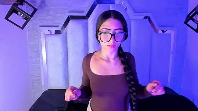 Snapshot of Vyoleett chatting on 26, 3, 2026 Vyoleett online show from 26, 3, 2026