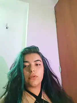 Leeyla blade online show from 24, 6, 2026