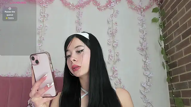 megan n online show from 13, 4, 2026