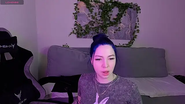 honey cherrry online show from 2, 6, 2026