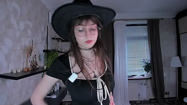 LaelIvie online show from 20, 4, 2026