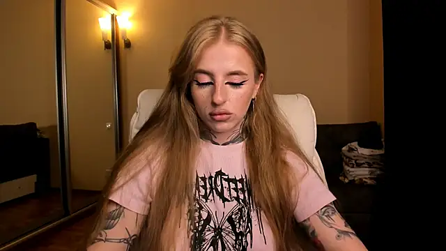 Snapshot of harley_kimm chatting on 6, 7, 2026 harley kimm online show from 6, 7, 2026