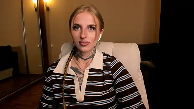 Snapshot of harley_kimm chatting on 19, 7, 2026 harley kimm online show from 19, 7, 2026