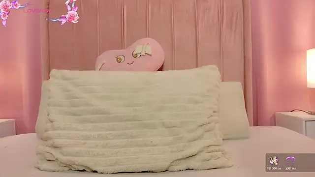 MoollyLove online show from 7, 4, 2026