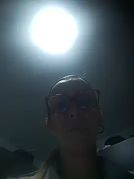 AlanaBrunetteX X online show from 18, 6, 2026