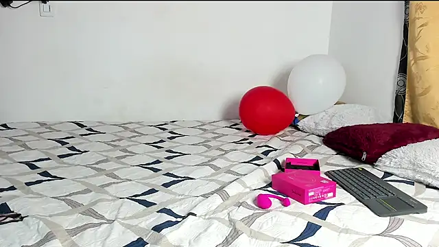 AlanaBrunetteX X online show from 4, 7, 2026