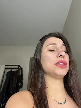 Carolzinhalux69 online show from 3, 7, 2026