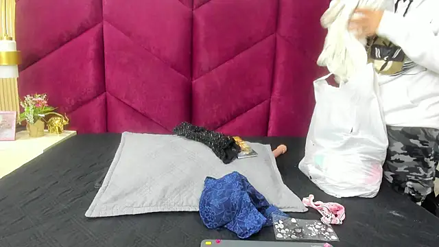 Snapshot of Lia_Nikol chatting on 3, 7, 2026 Lia Nikol online show from 3, 7, 2026