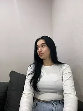 camila beautiful online show from 14, 4, 2026