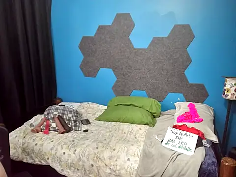 Snapshot of MachoPutito chatting on 18, 12, 2025 MachoPutito online show from 18, 12, 2025