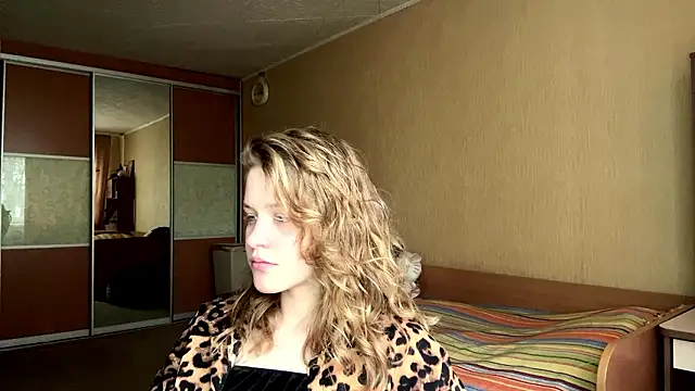 Snapshot of CarmonSuentenfuss chatting on 29, 3, 2026 CarmonSuentenfuss online show from 29, 3, 2026