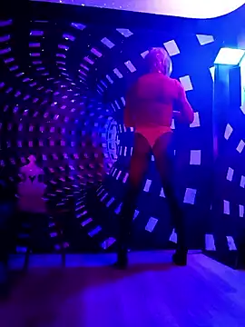 DomMONIKA online show from 10, 4, 2026