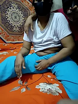 Pujacouple 955 online show from 12, 4, 2026