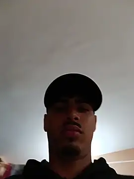 Snapshot of LucaColmal chatting on 5, 4, 2026 LucaColmal online show from 5, 4, 2026