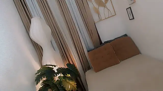 Snapshot of Bella_CiaoX chatting on 4, 7, 2026 Bella CiaoX online show from 4, 7, 2026