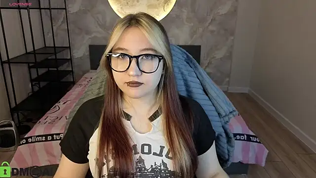 Luna Host online show from 3, 4, 2026