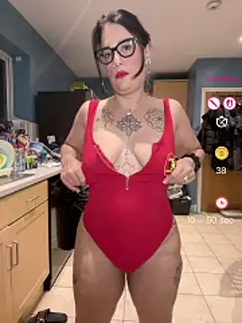 IvyBelleMilf online show from 10, 5, 2026
