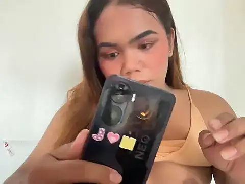 Snapshot of yourhotwild_bella chatting on 14, 4, 2026 yourhotwild bella online show from 14, 4, 2026