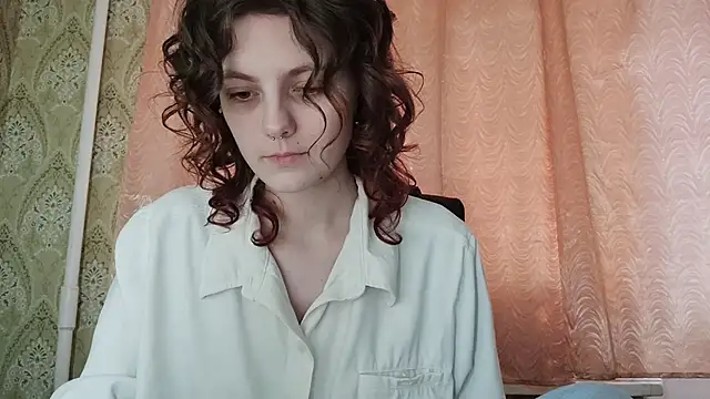 ShirleyNibbs online show from 12, 4, 2026