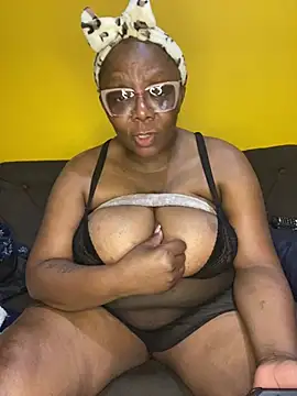BoobsQueeen online show from 30, 6, 2026