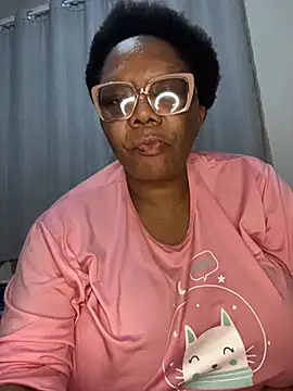 BoobsQueeen online show from 17, 7, 2026