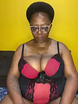 BoobsQueeen online show from 18, 7, 2026