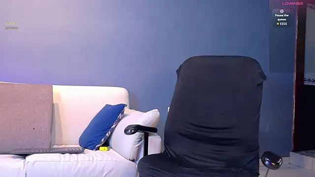 Axel saenzz online show from 25, 6, 2026