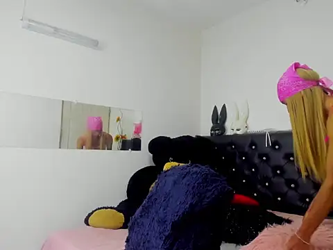 Nathaly Sam online show from 7, 4, 2026