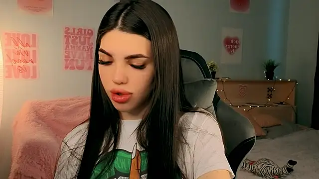 Snapshot of molly_rettyy chatting on 26, 4, 2026 molly rettyy online show from 26, 4, 2026